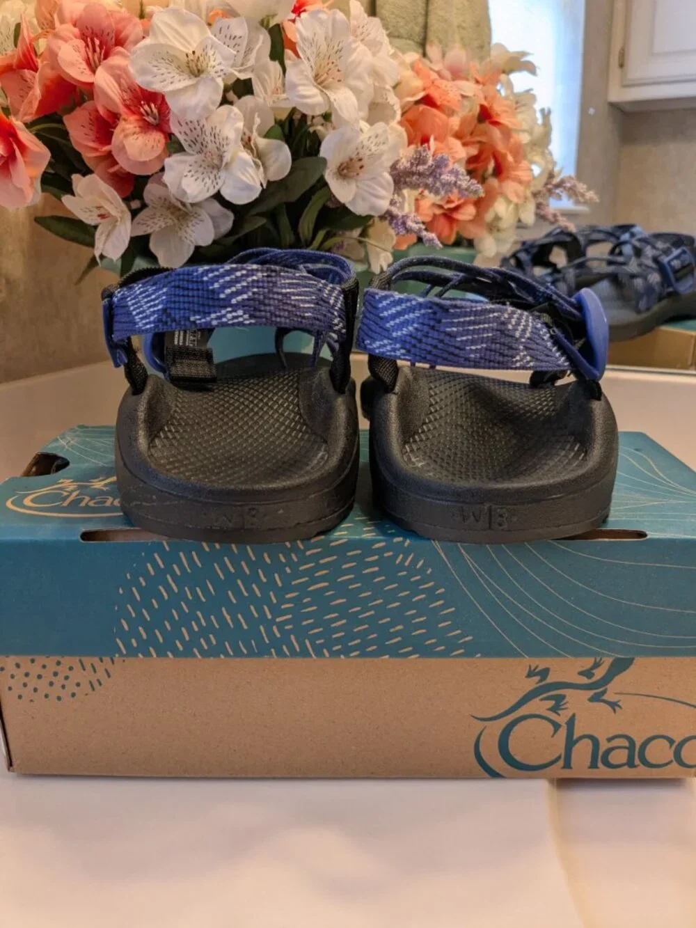 Chaco Women's Z/Cloud X2 sandals Women's Size 8